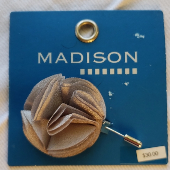 Madison Other - 🛍 NWT Mens lapel flower